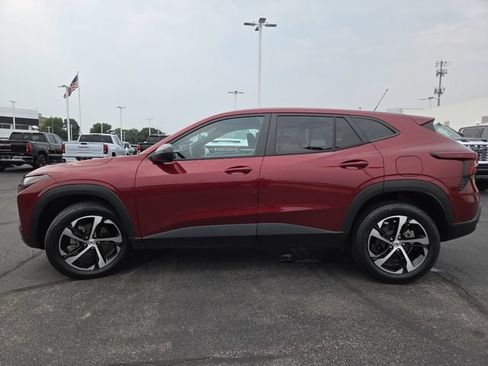 Used 2024 Chevrolet Trax RS w/ Driver Confidence Package FWD image 12