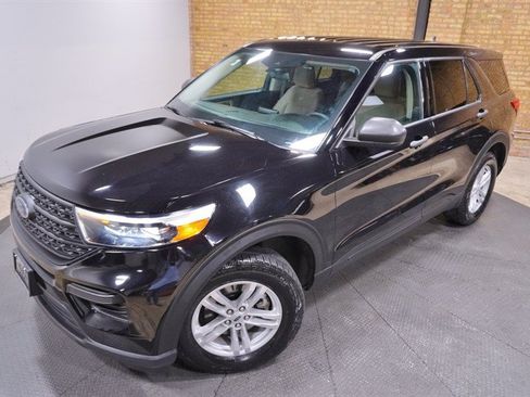 Used 2022 Ford Explorer 4WD w/ Class IV Trailer Tow Package image 2