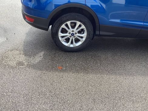 Used 2017 Ford Escape SE w/ Equipment Group 201A AWD/4WD image 21