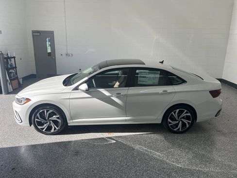 New 2026 Volkswagen Jetta SEL image 2