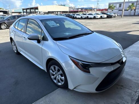 Used 2025 Toyota Corolla LE FWD image 3