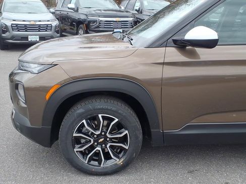 Used 2021 Chevrolet TrailBlazer ACTIV w/ Sun and Liftgate Package image 7