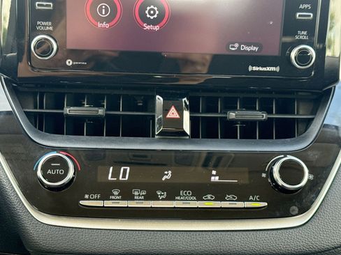 Used 2021 Toyota Corolla LE FWD image 21