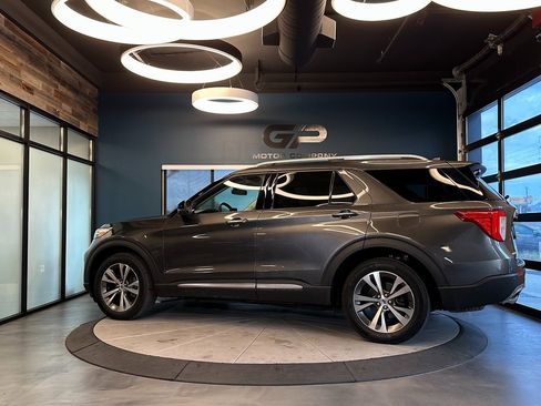 Used 2020 Ford Explorer Platinum w/ Premium Technology Package image 5