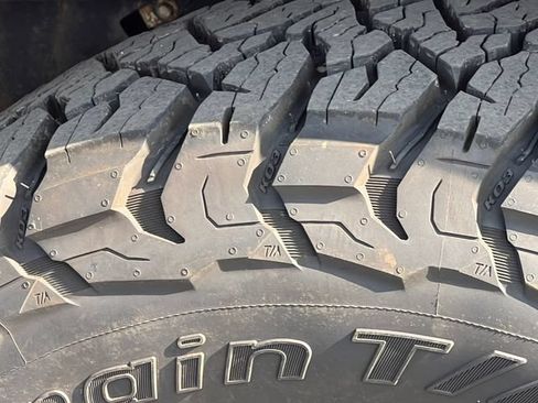 Used 2020 Ford F150 XLT w/ Equipment Group 302A Luxury AWD/4WD image 19
