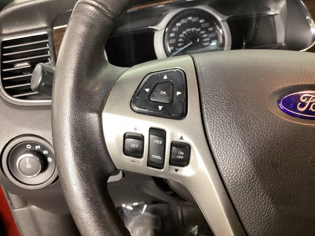 Used 2015 Ford Taurus Limited w/ Equipment Group 301A FWD image 14