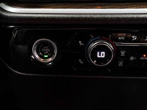 Used 2022 Chevrolet Silverado 1500 LT AWD/4WD image 26