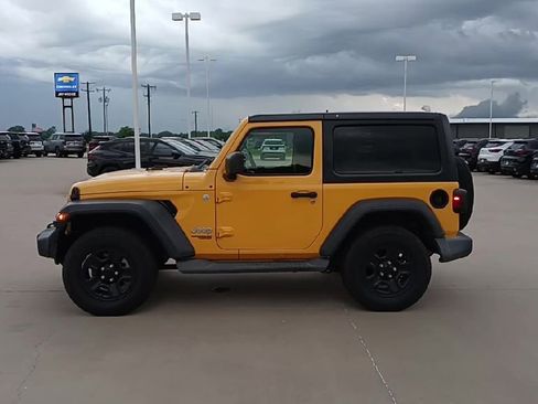 Used 2018 Jeep Wrangler Sport AWD/4WD image 5