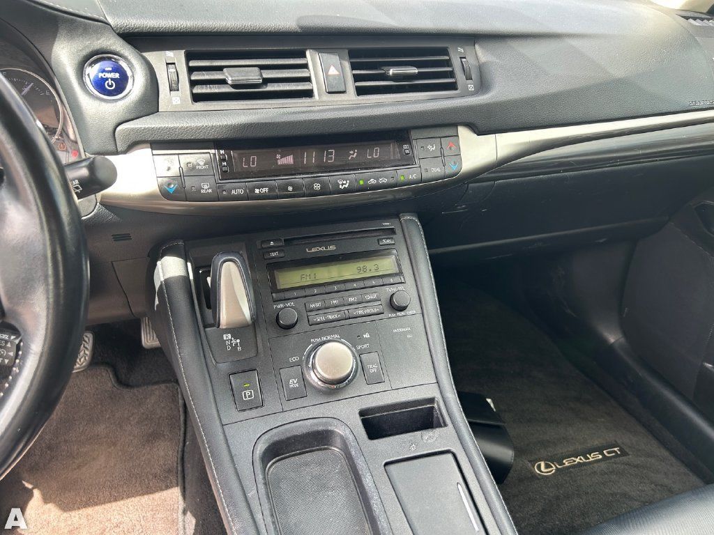 Used 2015 Lexus CT 200h FWD image 22