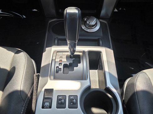 Used 2018 Toyota 4Runner SR5 Premium AWD/4WD image 18