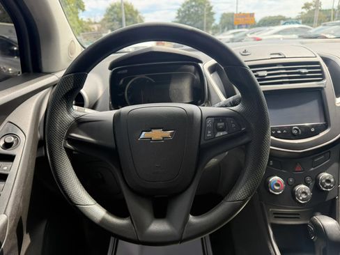 Used 2016 Chevrolet Trax LS FWD image 10