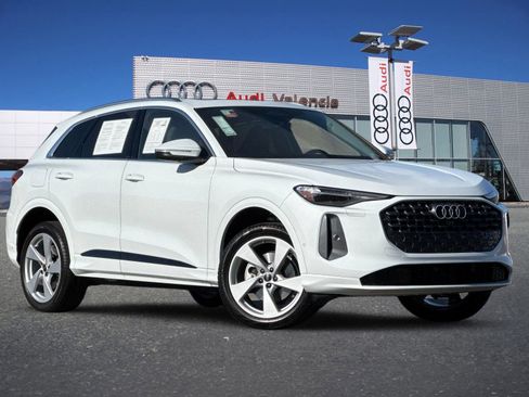 Used 2025 Audi Q5 Premium Plus w/ Premium Plus AWD/4WD image 1