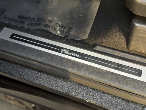 Used 2020 Cadillac Escalade Premium Luxury w/ Escalade Sport Edition image 17