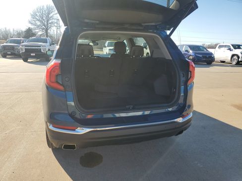Used 2019 GMC Terrain SLT w/ Preferred Package FWD image 32