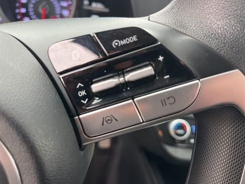 Used 2023 Hyundai Elantra SEL image 17