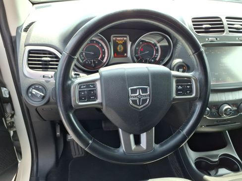 Used 2019 Dodge Journey Crossroad FWD image 7