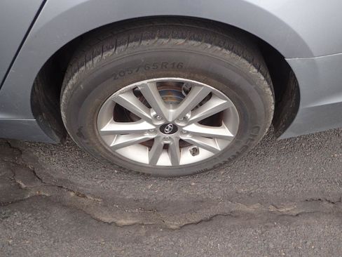 Used 2015 Hyundai Sonata SE FWD image 23