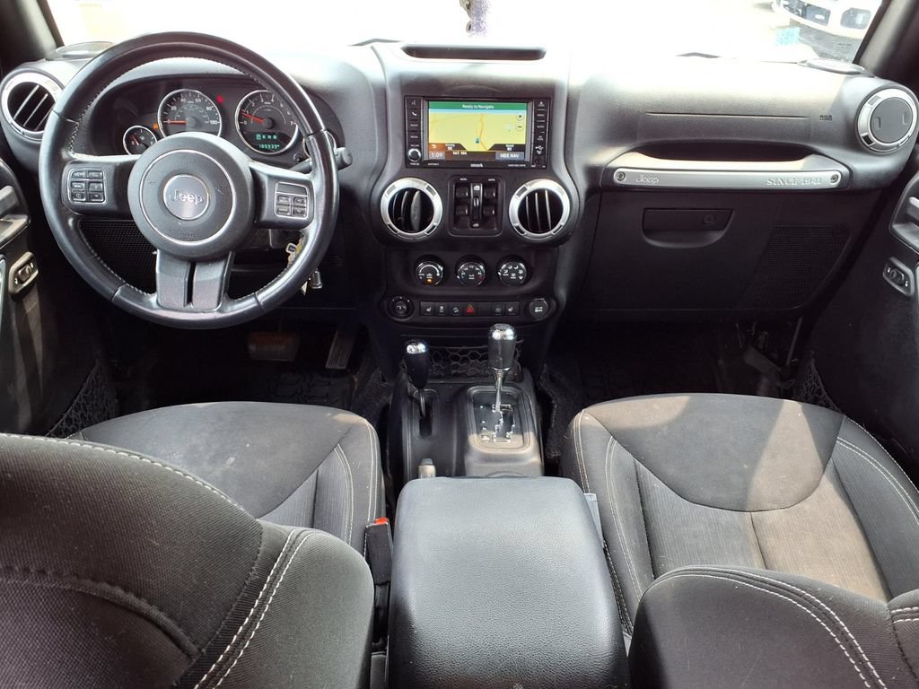 Used 2016 Jeep Wrangler Unlimited Rubicon w/ Connectivity Group AWD/4WD image 10