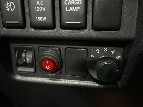 Used 2016 Nissan Titan Platinum Reserve AWD/4WD image 17