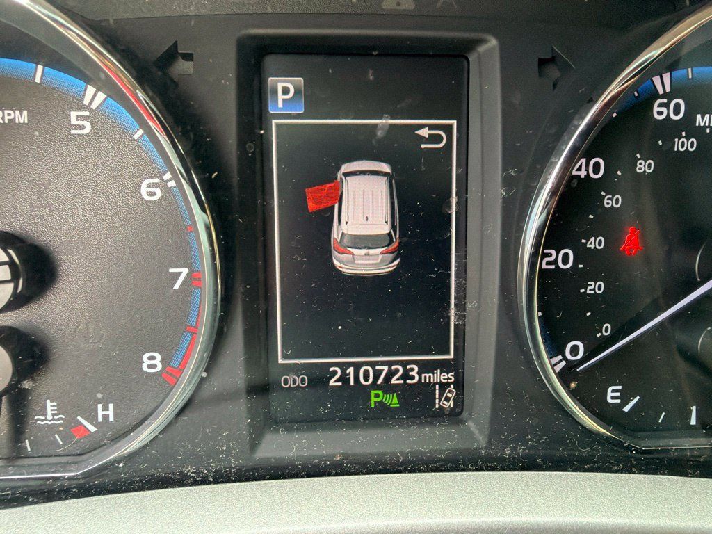 Used 2016 Toyota RAV4 Limited FWD image 6
