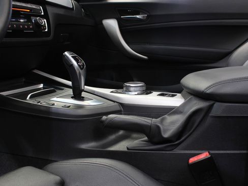 Used 2019 BMW 230i Convertible w/ M Sport Package image 34