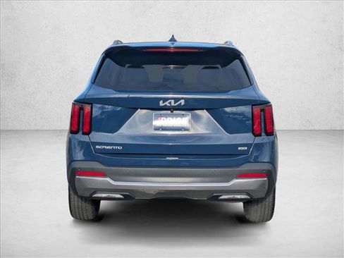 Used 2025 Kia Sorento S w/ Panoramic Sunroof Package image 7
