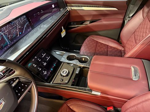 New 2026 Cadillac Escalade ESV Sport w/ LPO, ONYX Package image 44