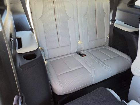 New 2026 Cadillac Vistiq Sport w/ LPO, Floor Liner Package image 19
