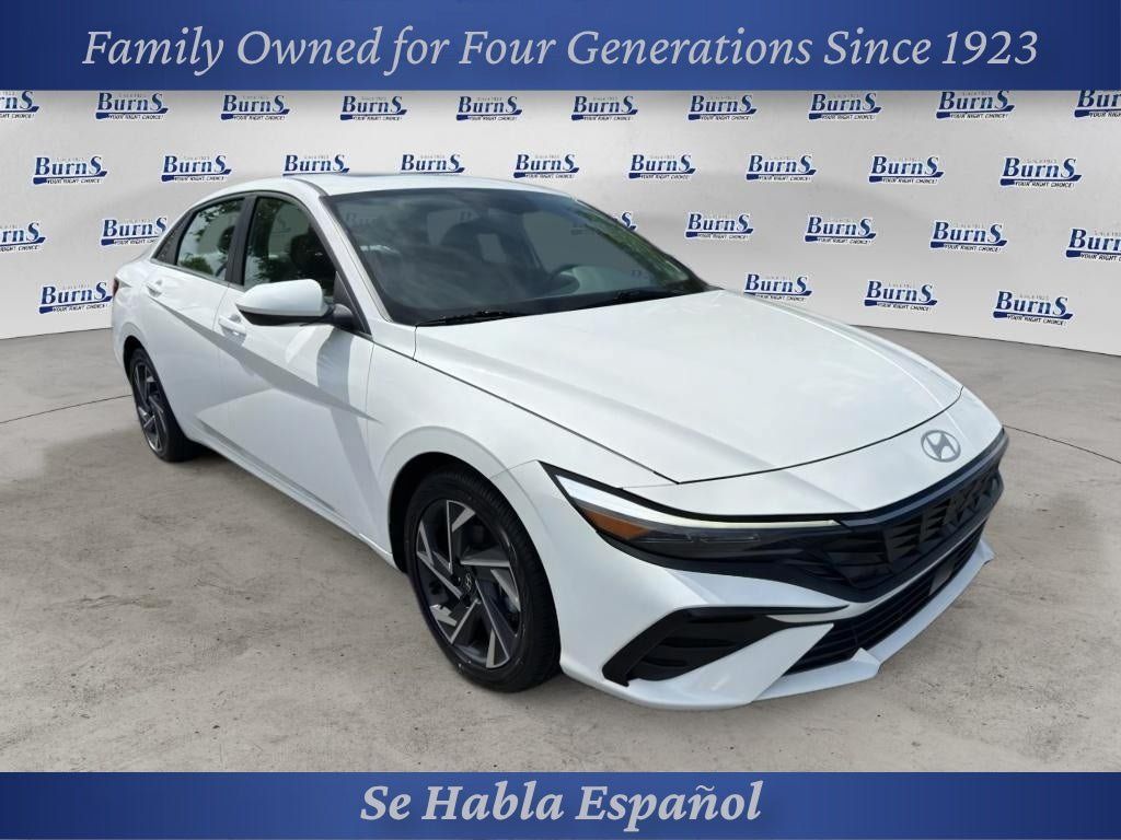 Used 2025 Hyundai Elantra SEL FWD image 1
