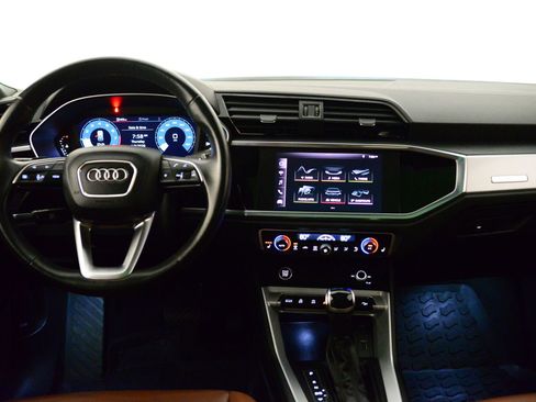 Used 2021 Audi Q3 2.0T Premium w/ Convenience Package image 3