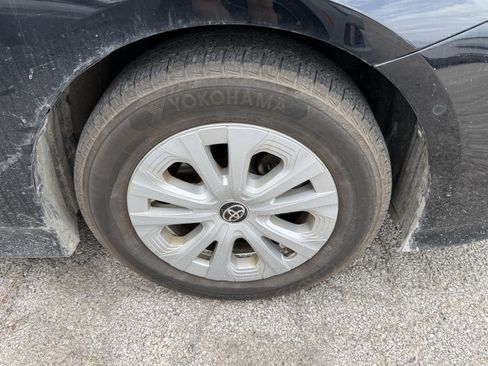 Used 2019 Toyota Prius LE FWD image 13