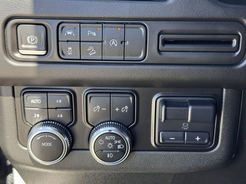 Used 2023 GMC Yukon AT4 w/ LPO, Floor Liner Package image 22