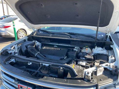 Used 2023 GMC Acadia SLT image 35