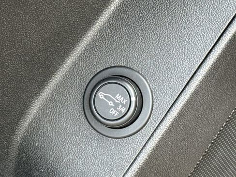 Used 2019 Chevrolet Equinox LT FWD image 18