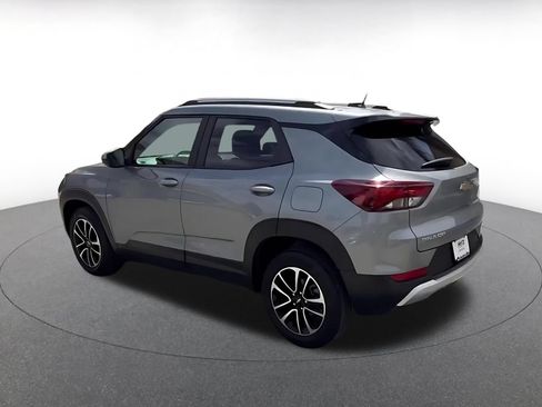 Used 2025 Chevrolet TrailBlazer LT FWD image 8