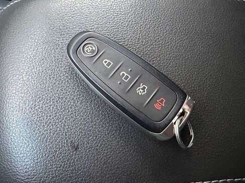 Used 2016 Ford Escape Titanium FWD image 31
