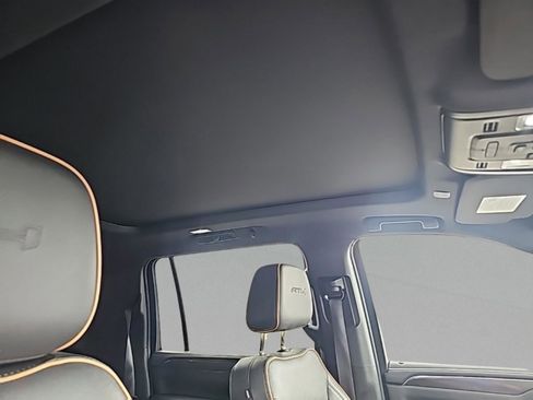 Used 2022 GMC Yukon XL AT4 w/ Technology Package image 35