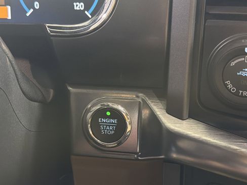 Used 2021 Ford F150 Lariat AWD/4WD image 39