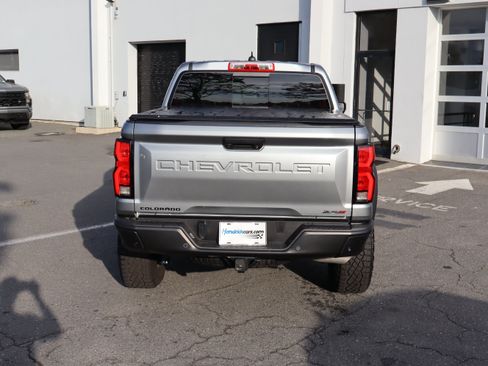 Used 2024 Chevrolet Colorado ZR2 w/ ZR2 Convenience Package III AWD/4WD image 9