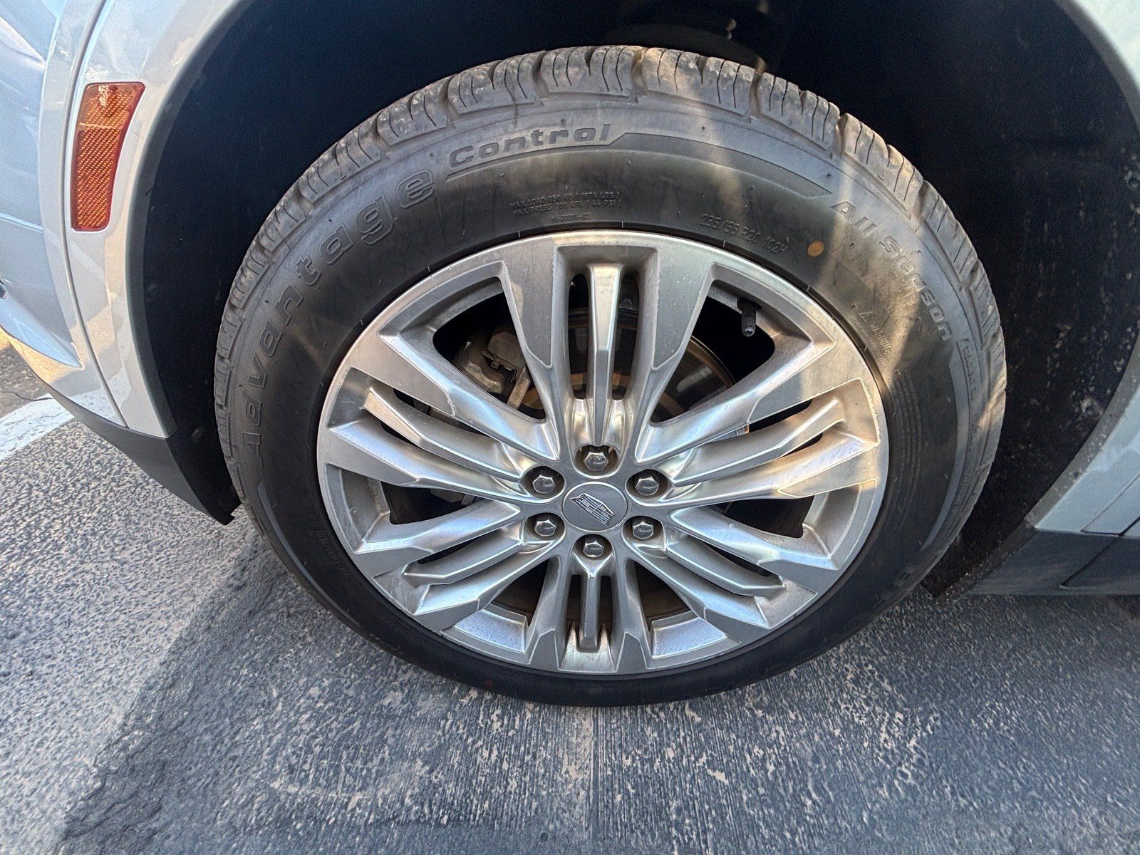 Used 2017 Cadillac XT5 Premium Luxury FWD image 6