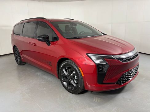 New 2027 Chrysler Pacifica Select FWD image 2