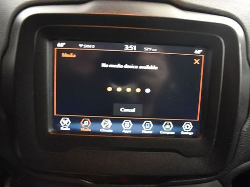 Used 2018 Jeep Renegade Latitude image 20