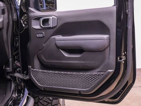 Used 2025 Jeep Gladiator Sport image 67