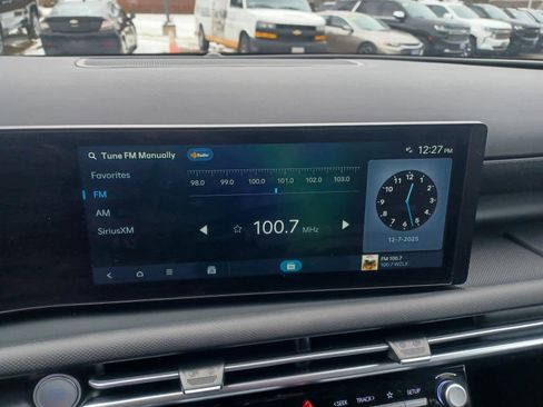 Used 2025 Hyundai Santa Cruz SEL image 11