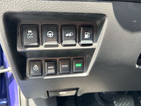 Used 2020 Nissan Rogue SV AWD/4WD image 19