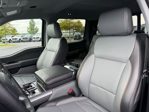 New 2025 Ford F150 Lariat w/ Equipment Group 502A High image 21