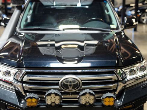 Used 2019 Toyota Land Cruiser image 30