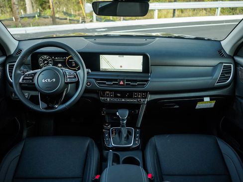 New 2026 Kia Seltos EX image 14