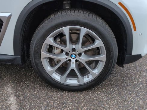 Used 2024 BMW X5 xDrive40i w/ Premium Package image 13