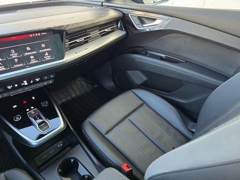 Used 2024 Audi Q4 e-tron Premium Plus image 20